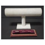 Bracelet and 3 ring holder display pair