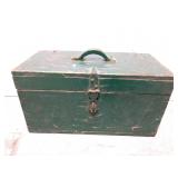 Chippy XL wood tool box w/ removable tray