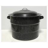Large granite ware pot w/ lid