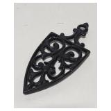 Iron rest cast metal trivet