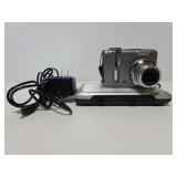 Kodak digital camera with charge base & cord