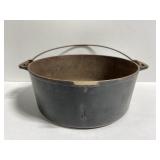 Cast iron pot