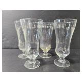 Set of 4 footed glasses