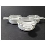 Three Pyrex/Grab it lidded bowls