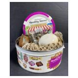 Vintage assorted goodies lot