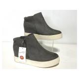 Universal Thread gray wedge sneakers sz. 7.5