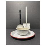 Lot of vintage metal enamelwares