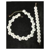 Vintage Trifari necklace & bracelet jewelry set