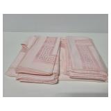 Pink table linens set