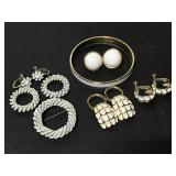 White and gold tone jewelry collection