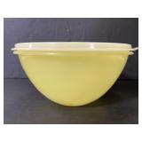 Vintage yellow Tupperware bowl w/ lid