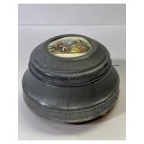 Vintage 1940s powder music box