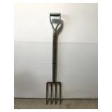 Pitchfork w/ D handle