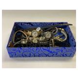 Lost of vintage ladies wristwatches