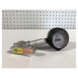 Air hose pressure gauge