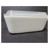 Vintage Pyrex loaf dish with lid