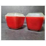 Pair of small vintage Pyrex dishes