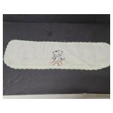 Embroidered kitten doilie