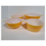 Vintage Pyrex Daisy mixing bowls