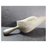 Metal cast scoop