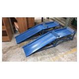Pair of automotive ramps