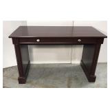 Computer desk w/ pull out tray