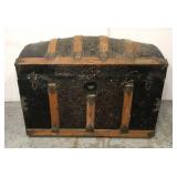 Antique humpback trunk