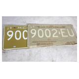 Unused 1970 yellow Michigan license plates