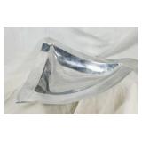 Cast metal triangle bowl