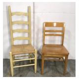 Lot of two chairs