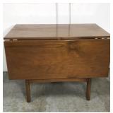 Drop leaf dining table