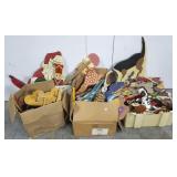 Wood crafts & yard art lot