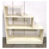Step shelf
