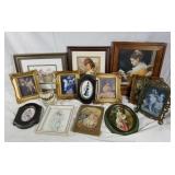 Assorted small vintage picture frames