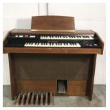 Vintage Hammond electric organ