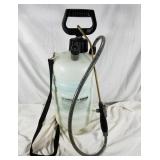 Hand pump sprayer