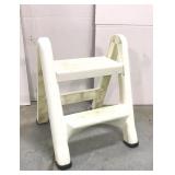 Rubbermaid folding plastic stepstool