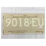 Pair of vintage 1970 Michigan license plates