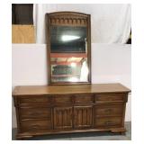 Vintage Thomasville dresser & mirror