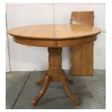 Oak wood table with leaf