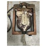 Ruggedi cast iron waffle press