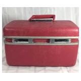 Vintage royal traveller cosmetic train case