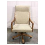 Rolling oversized office chair