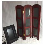 Digital picture frame and standing picture frame