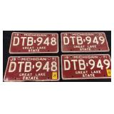 Two 1971 matching license plate pairs