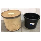 Plastic tub and cardboard drum