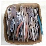 Pliers lot 140