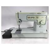 Vintage singer stylist  zig zag sewing machine