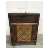 Vintage RCA Victor Victrola record player console
