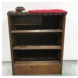 Vintage shoe shine station